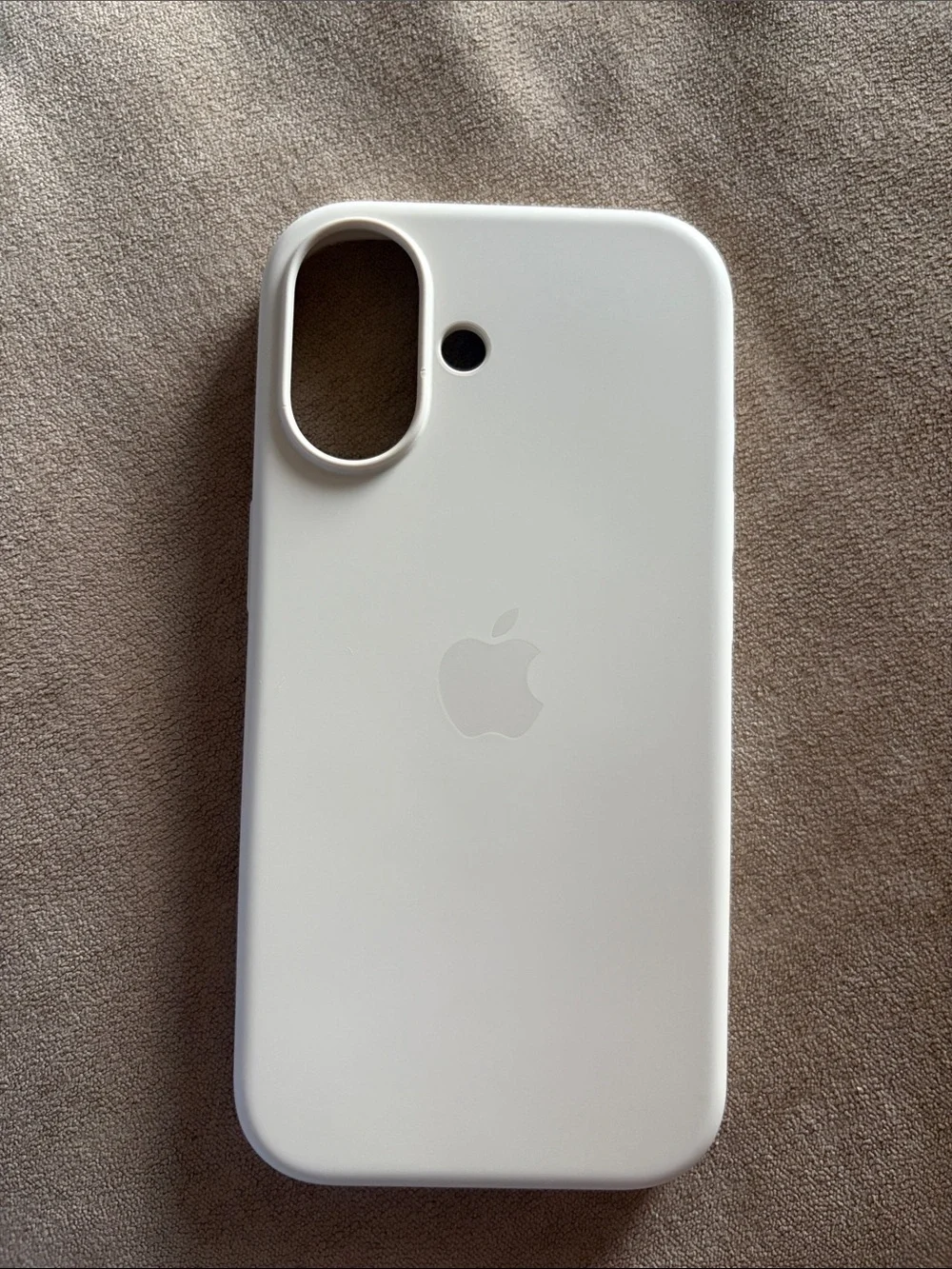 Apple iPhone 17 silicone case - vanilla